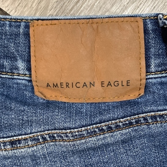 American Eagle Blue Distressed Straight Leg Stretch Denim Shorts  size 28 - Picture 5 of 12